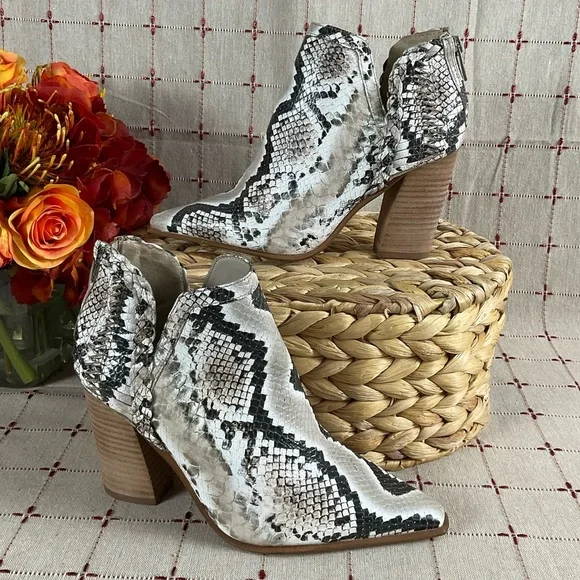 Vince Camuto “Delsimba” Snakeskin Embossed Leather Braided Trim Western Bootie 5 - Picture 1 of 7